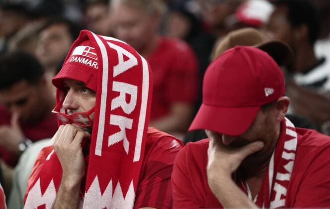 Mandatory Credit: Photo by Michael Zemanek Shutterstock (13640327cb) Dejected Denmark fans Australia v Denmark, FIFA World Cup, WM, Weltmeisterschaft, Fussball 2022, Group D, Football, Al Janoub Stadium, Al Wakrah, Qatar - 30 Nov 2022 Editorial Use Only Australia v Denmark, FIFA World Cup 2022, Group D, Football, Al Janoub Stadium, Al Wakrah, Qatar - 30 Nov 2022 Editorial Use Only  Copyright: xMichaelxZemanek Shutterstockx 13640327cb