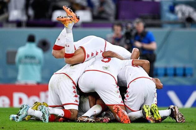 Sport Bilder des Tages RECORD DATE NOT STATED FIFA World Cup, WM, Weltmeisterschaft, Fussball Qatar 2022 Tunisia vs France Wahbi Khazri celebrates his goal 1-0 of Tunisia during the game Tunisia vs France, Corresponding to Group D of the FIFA World Cup Qatar 2022, at Education City Stadium, Doha, on November 30, 2022. <br><br> Wahbi Khazri celebra su gol 1-0 de Tunez durante el partido Tunez vs Francia, correspondiente al Grupo D de la Copa Mundial de la FIFA Qatar 2022, en el Estadio de la Ciudad de la Educacion, Doha, el 30 de noviembre de 2022. DOHA DOHA QATAR  Copyright: xJorgexMartinezx 20221130_16492
