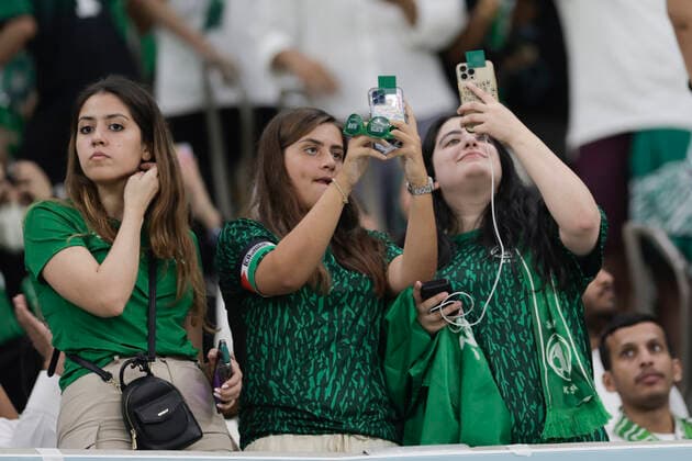 Fans of Saudi Arabia attend the FIFA soccer match of the group phase between Saudi Arabia and Mexico at Lusail stadium, Qatar 30 November 2022. World Cup 2022: Saudi Arabia and Mexico !ACHTUNG: NUR REDAKTIONELLE NUTZUNG!  Copyright: xANTONIOxLACERDAx GR3084 20221130-2a3b243aed0b46bdcb540bd23523a27de2969b57