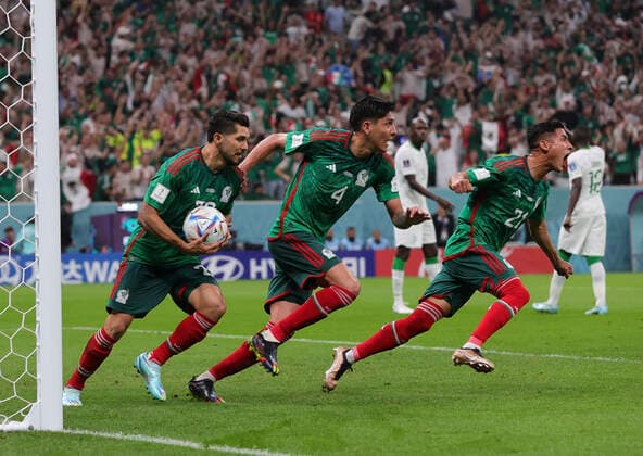 Saudi Arabia v Mexico 2022 FIFA World Cup, WM, Weltmeisterschaft, Fussball Henry Martin of Mexico collects the ball after his sides first goal during the 2022 FIFA World Cup Group C match at Lusail Stadium, Lusail Content Not Available For UK Newspapers Copyright: xPaulxChestertonx FIL-17655-0147 UK Newspapers OUT