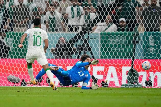 Sport Bilder des Tages Mandatory Credit: Photo by Dave Shopland Shutterstock (13640353bk) Salem Al-Dawsari of Saudi Arabia scores to make it 1-2 Saudi Arabia v Mexico, FIFA World Cup, WM, Weltmeisterschaft, Fussball 2022, Group C, Football, Lusail Stadium, Al Daayen, Qatar - 30 Nov 2022 Editorial Use Only Saudi Arabia v Mexico, FIFA World Cup 2022, Group C, Football, Lusail Stadium, Al Daayen, Qatar - 30 Nov 2022 Editorial Use Only Copyright: xDavexShopland Shutterstockx 13640353bk