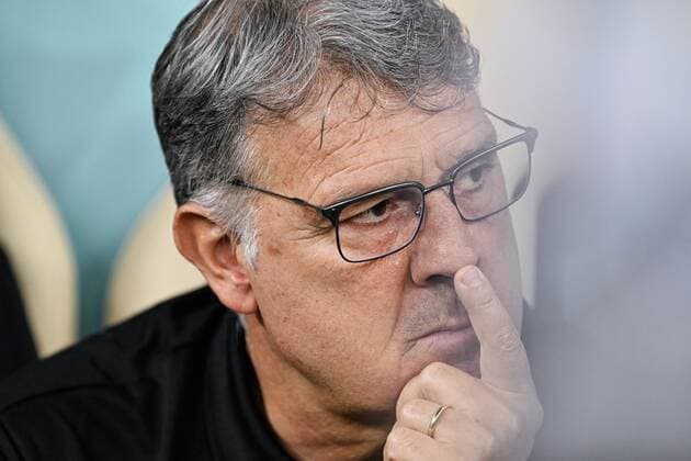 RECORD DATE NOT STATED FIFA World Cup, WM, Weltmeisterschaft, Fussball Qatar 2022 Saudi Arabia vs Mexico Gerardo Martino head coach of Mexico during the game Saudi Arabia vs Mexican national team, Nationalteam (Mexico), Corresponding to Group C of the FIFA World Cup Qatar 2022, at Lusail Stadium, Lusail, Doha, on November 30, 2022. <br><br> Gerardo Martino Director Tecnico de Mexico durante el partido Arabia Saudi vs Seleccion Nacional Mexicana (Mexico), correspondiente al Grupo C de la Copa Mundial de la FIFA Qatar 2022, en el Estadio Lusail, Lusail, Doha, el 30 de noviembre de 2022. LUSAIL DOHA QATAR Copyright: xJorgexMartinezx 20221130_16646