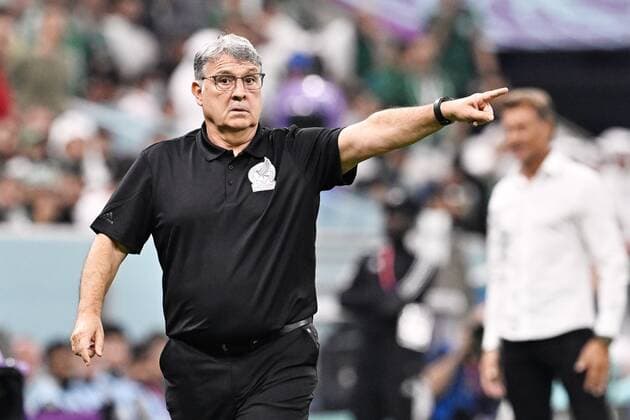 RECORD DATE NOT STATED FIFA World Cup, WM, Weltmeisterschaft, Fussball Qatar 2022 Saudi Arabia vs Mexico Gerardo Martino head coach of Mexico during the game Saudi Arabia vs Mexican national team, Nationalteam (Mexico), Corresponding to Group C of the FIFA World Cup Qatar 2022, at Lusail Stadium, Lusail, Doha, on November 30, 2022. <br><br> Gerardo Martino Director Tecncio de Mexico durante el partido Arabia Saudi vs Seleccion Nacional Mexicana (Mexico), correspondiente al Grupo C de la Copa Mundial de la FIFA Qatar 2022, en el Estadio Lusail, Lusail, Doha, el 30 de noviembre de 2022. LUSAIL DOHA QATAR Copyright: xJorgexMartinezx 20221130_16725