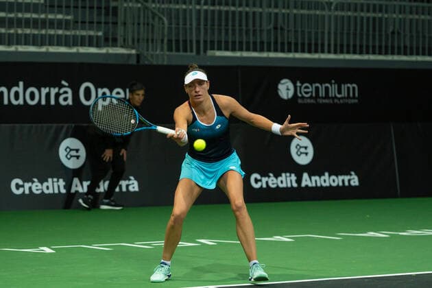 Credit Andorra Open 2022 - WTA, Tennis Damen 125 Yanina Wickmayer of Belgium in action against Alison van Uytvanck of Belgium during the Credit Andorra Open Women s Tennis Association (WTA) tennis tournament at the Poliesportiu d Andorra in Andorra La Vella, Andorra on November 29, 2022 Andorra La Vella, Andorra  Copyright: xMartinxSilvaxCosentinox originalFilename:silvacosentino-yaninawi221129_npimw.jpg