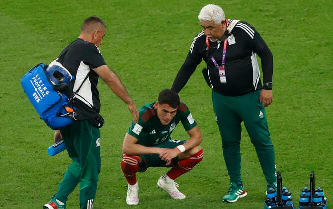 Hector Moreno of Mexico reacts to his team being eliminated today, at the end of a group stage match of the Qatar 2022 Soccer World Cup between Saudi Arabia and Mexico at Lusail Stadium, Qatar 30 November 2022. Soccer World Cup: Saudi Arabia - Mexico !ACHTUNG: NUR REDAKTIONELLE NUTZUNG!  Copyright: xEstebanxBibax GR3370 20221130-9a115f0160a41e3f84521304fe7c207793907ae1