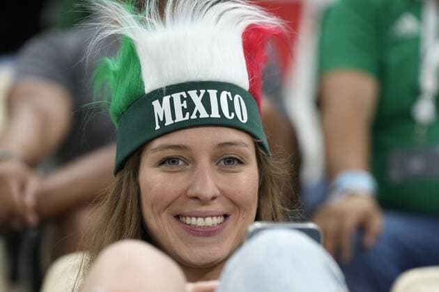 Al Daayen, 30-11-2022, Lusail Stadium, World Cup 2022 in Qatar game between Saudi Arabia and Mexico, fan of Mexico Saudi Arabia - Mexico  x19415205x Copyright: