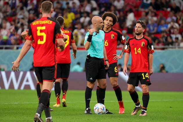 Belgium s Axel Witsel, Belgium s Dries Mertens and Referee Anthony Taylor pictured during a soccer game between Belgium s national team, Nationalteam the Red Devils and Croatia, the third and last game in Group F of the FIFA 2022 World Cup in Al Rayyan, State of Qatar on Thursday 01 December 2022. VIRGINIExLEFOUR  x54355692x