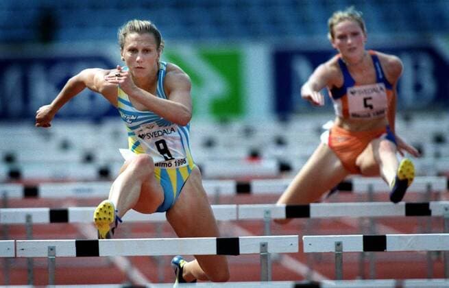 STOCKHOLM 980607 ( Malmö ) Europacupen i friidrott som halls i Malmö nu i helgen. Ludmila Engquist som sprang 100 meter häck och vann det loppet. Bakom henne till höger i bild, hollänskan Ottalien Olsthoorn. MALMÖ Friidrott x680x *** STOCKHOLM 980607 Malmö European Athletics Cup held in Malmö this weekend Ludmila Engquist who ran the 100 meter hurdles and won the race Behind her on the right in the picture, Dutch Ottalien Olsthoorn MALMÖ Athletics x680x  Copyright: xLarsxDarebergx