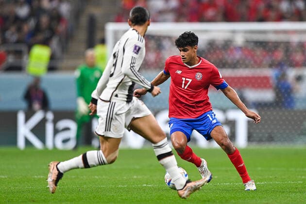 AL KHOR, QATAR - DECEMBER 1: Yeltsin Tejeda of Costa Rica runs with the ball during the Group E - FIFA World Cup, WM, Weltmeisterschaft, Fussball Qatar 2022 match between Costa Rica and Germany at the Al Bayt Stadium on December 1, 2022 in Al Khor, Qatar  Copyright: xEibner-PressefotoxInternational PabloxMoranox EP_BSR 221201_EP_GER_BSR0038