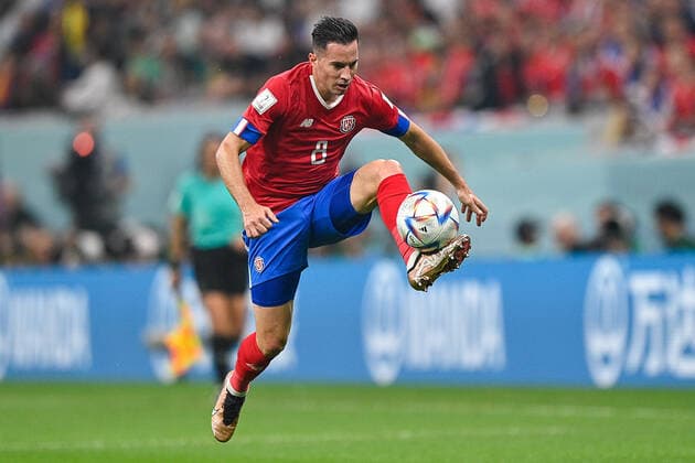 AL KHOR, QATAR - DECEMBER 1: Bryan Oviedo of Costa Rica controlls the ball during the Group E - FIFA World Cup, WM, Weltmeisterschaft, Fussball Qatar 2022 match between Costa Rica and Germany at the Al Bayt Stadium on December 1, 2022 in Al Khor, Qatar  Copyright: xEibner-PressefotoxInternational PabloxMoranox EP_BSR 221201_EP_GER_BSR0051