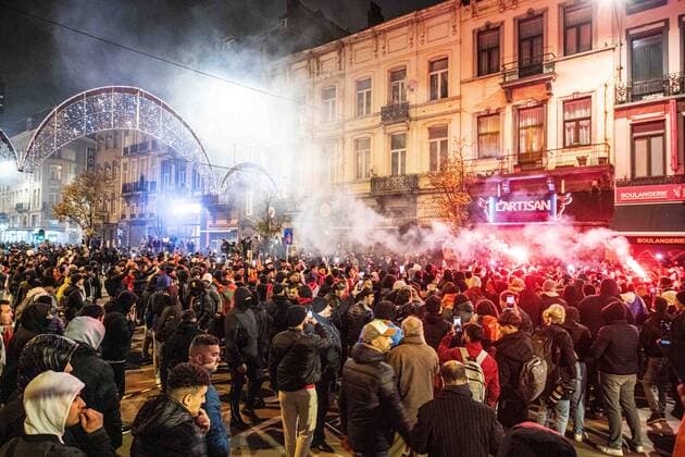 Illustration picture shows Moroccan supporters celebrating after winning their game against Canada , in Group F of the FIFA 2022 World Cup, in Brussels, on Thursday 01 December 2022. JONASxROOSENS  x54386815x