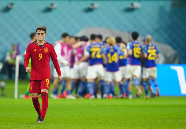 Sport Bilder des Tages Mandatory Credit: Photo by Javier Garcia Shutterstock (13640384ay) Gavi of Spain looks dejected after Ritsu Doan of Japan equalises 1-1 Japan v Spain, FIFA World Cup, WM, Weltmeisterschaft, Fussball 2022, Group E, Football, Khalifa International Stadium, Ar-Rayyan, Qatar - 01 Dec 2022 Editorial Use Only Japan v Spain, FIFA World Cup 2022, Group E, Football, Khalifa International Stadium, Ar-Rayyan, Qatar - 01 Dec 2022 Editorial Use Only  Copyright: xJavierxGarcia Shutterstockx 13640384ay