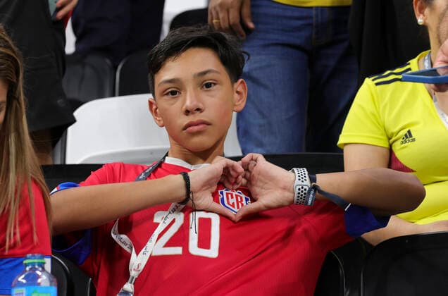 Costa Rica v Germany 2022 FIFA World Cup, WM, Weltmeisterschaft, Fussball A dejected Costa Rica fan makes a love heart over the Costa Rica crest after being knocked out of the 2022 FIFA World Cup Group E match at Al Bayt Stadium, Al Bayt Content Not Available For UK Newspapers Copyright: xPaulxChestertonx FIL-17657-0190 UK Newspapers OUT