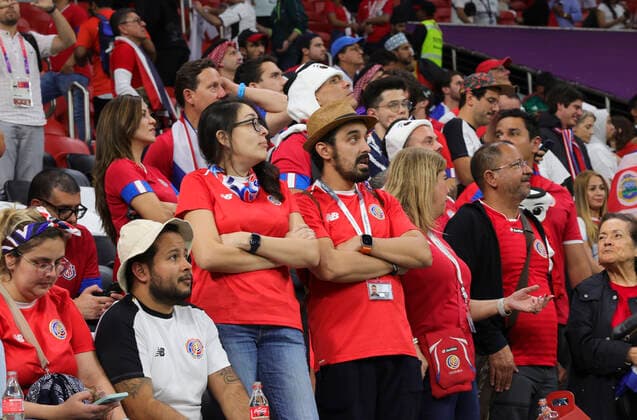 Costa Rica v Germany 2022 FIFA World Cup, WM, Weltmeisterschaft, Fussball Dejected Costa Rica fans after being knocked out of the 2022 FIFA World Cup Group E match at Al Bayt Stadium, Al Bayt Content Not Available For UK Newspapers Copyright: xPaulxChestertonx FIL-17657-0192 UK Newspapers OUT
