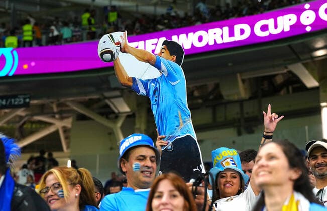 Mandatory Credit: Photo by Javier Garcia Shutterstock (13640424q) Uruguay fans taunt the Ghana fans with a picture of Luis Suarez of Uruguay hand balling in the game against Ghana in the 2010 World Cup Ghana v Uruguay, FIFA World Cup, WM, Weltmeisterschaft, Fussball 2022, Group H, Football, Al Janoub Stadium, Al Wakrah, Qatar - 02 Dec 2022 Editorial Use Only Ghana v Uruguay, FIFA World Cup 2022, Group H, Football, Al Janoub Stadium, Al Wakrah, Qatar - 02 Dec 2022 Editorial Use Only Copyright: xJavierxGarcia Shutterstockx 13640424q