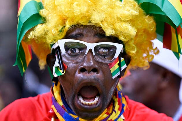 FAN Team Ghana FIFA World Cup, WM, Weltmeisterschaft, Fussball 2022 in Katar Vorrundenspiel Gruppe H GHANA - Uruguay am 02.12 .2022 im Al Janoub Stadion DFL REGULATIONS PROHIBIT ANY USE OF PHOTOGRAPHS as IMAGE SEQUENCES and or QUASI-VIDEO *** FAN Team Ghana FIFA World Cup 2022 in Qatar Preliminary Round Match Group H GHANA Uruguay on 02 12 2022 at Al Janoub Stadium DFL REGULATES PROHIBIT ANY USE OF PHOTOGRAPHS as IMAGE SEQUENCES and or QUASI VIDEO Copyright: xLacixPerenyix