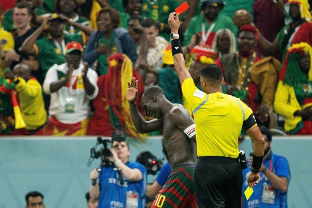Sport Bilder des Tages 221202 Vincent Aboubakar of Cameroon receives a red card after the 1-0 goal during the FIFA World Cup, WM, Weltmeisterschaft, Fussball 2022 football match between Cameroon and Brazil on December 2, 2022 in Doha. Photo: Joel Marklund BILDBYRAN kod JM JM0400 bbeng fotboll football soccer fotball vm fotbolls-vm fotball-vm fotbolls-vm 2022 fifa world cup 2022 kamerun cameroon brasilien brazil jubel depp *** 221202 Vincent Aboubakar of Cameroon receives a red card after the 1 0 goal during the FIFA World Cup 2022 football match between Cameroon and Brazil on December 2, 2022 in Doha Photo Joel Marklund BILDBYRAN code JM JM0400 bbeng football football soccer fotball vm fotbols vm fotball vm soccer world cup 2022 fifa world cup 2022 cameroon cameroon brazil brazil jubel depp,  Copyright: JOELxMARKLUND BB221202JM188
