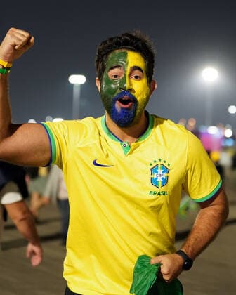 LUSAIL, QATAR - DECEMBER 2: Supporters of Brazil pose for a photo prior to the FIFA World Cup, WM, Weltmeisterschaft, Fussball Qatar 2022 group G match between Brazil and Cameroon at Lusail Stadium on December 2, 2022 in Lusail, Qatar. (Photo by Florencia Tan Jun PxImages Icon Sportswire) SOCCER: DEC 02 FIFA World Cup - Brazil v Cameroon Icon221202539