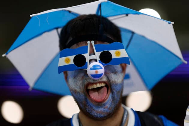Argentina fans attend a FIFA World Cup, WM, Weltmeisterschaft, Fussball round 16 soccer match between Argentina vs. Australia at Ahmad bin Ali Stadium in Rayyan, Catar, 03 December 2022. Soccer World Cup 2022: Argentina vs. Australia !ACHTUNG: NUR REDAKTIONELLE NUTZUNG!  Copyright: xRodrigoxJiménezx GR6196 20221203-2560d72d0ba0b5cbc26a3c827ad75f62f7cf3a12