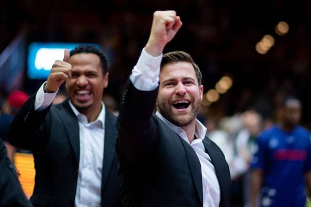 Josh King (MHP Riesen Ludwigsburg, Headcoach), David McCray (MHP Riesen Ludwigsburg, Co-Trainer) jubeln ueber Sieg und Einzug in das Final Four, GER, HAKRO Merlins Crailsheim vs. MHP Riesen Ludwigsburg, Basketball Magenta BBL Pokal, Viertelfinale, Spielzeit 2022 2023, 03.12.2022 GER, HAKRO Merlins Crailsheim vs. MHP Riesen Ludwigsburg, Basketball Magenta BBL Pokal, Viertelfinale, Spielzeit 2022 2023, 03.12.2022 Ilshofen Copyright: xEibner Memmlerx EP_MMR