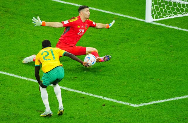 Mandatory Credit: Photo by Javier Garcia Shutterstock (13645322cz) Goalkeeper Emiliano Martinez of Argentina saves from Garang Kuol of Australia late in the game Argentina v Australia, FIFA World Cup, WM, Weltmeisterschaft, Fussball 2022, Round of 16, Football, Ahmad Bin Ali Stadium, Ar-Rayyan, Qatar - 03 Dec 2022 Editorial Use Only Argentina v Australia, FIFA World Cup 2022, Round of 16, Football, Ahmad Bin Ali Stadium, Ar-Rayyan, Qatar - 03 Dec 2022 Editorial Use Only  Copyright: xJavierxGarcia Shutterstockx 13645322cz