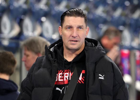 03.12.2022 - Handball - 1. Bundesliga LIQUI MOLY HBL - Saison 2022 2023 - 15. Spieltag: HC Erlangen Metropolregion Nürnberg HCE - Füchse Berlin - DaMa - Stefan Kretzschmar ( Vorstand Füchse Berlin ) nachdenklich
