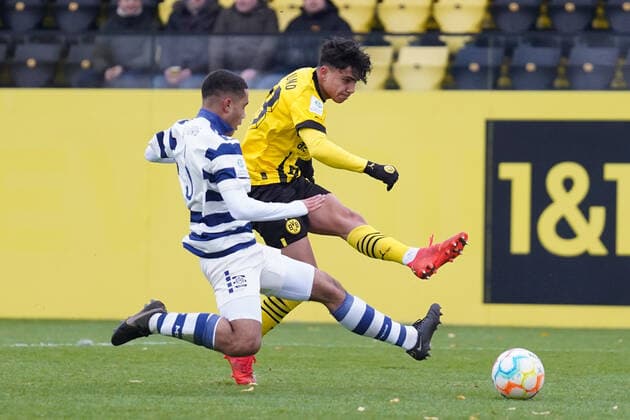 Sonntag, 04.12.2022 Saison 2022 2023 11. Spieltag A-Junioren-Bundesliga, U19-Bundesliga im BVB Fußballpark Hohenbuschei, Dortmund, Germany. BV Borussia Dortmund U19 - MSV Duisburg U19. Vincenzo Onofrietti