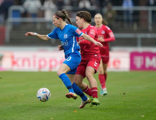 04.12.2022, Hänsch-Arena, Meppen, GER, Frauen-Bundesliga: SV Meppen vs 1. FC Köln, Lisa Josten (SV Meppen 10) DFL REGULATIONS PROHIBIT ANY USE OF PHOTOGRAPHS AS IMAGE SEQUENCES AND OR QUASI-VIDEO. Meppen Niedersachsen Deutschland Hänsch-Arena