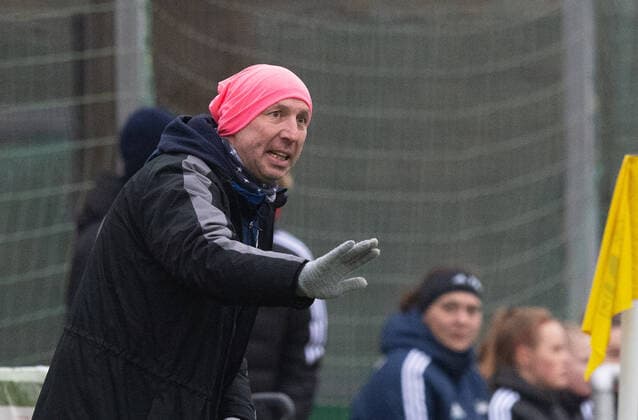 Fussball, Frauen, Saison 2022 2023, Regionalliga Nordost (12. Spieltag), SV Blau-Weiss Hohen Neuendorf - 1. FC Union Berlin, Trainer Christian Liedtke (Hohen Neuendorf), 04.12. 2022, Copyright: xSebastianxRäppold MatthiasxKochx