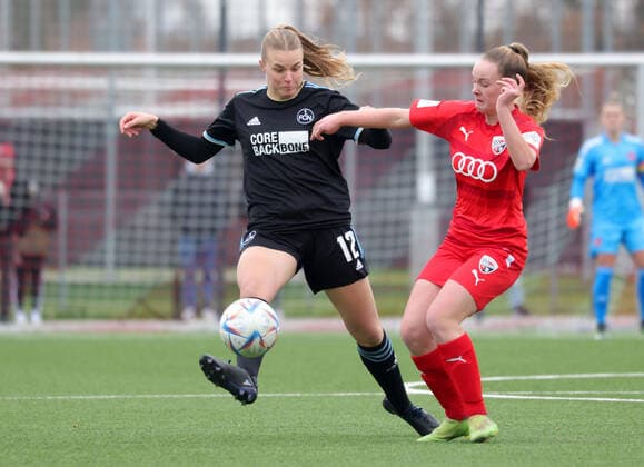 04.12.2022 - Fussball - Saison 2022 2023 - 2. Frauen - Fussball - 2. Bundesliga - 10. Spieltag - 1. FC Nürnberg FCN ( Club ) - FC Ingolstadt 04 FCI - DaMa - Amelie Thöle Thoele (12, 1. FC Nürnberg FCN ) Leni Fohrer (15, FC Ingolstadt 04 FCI )