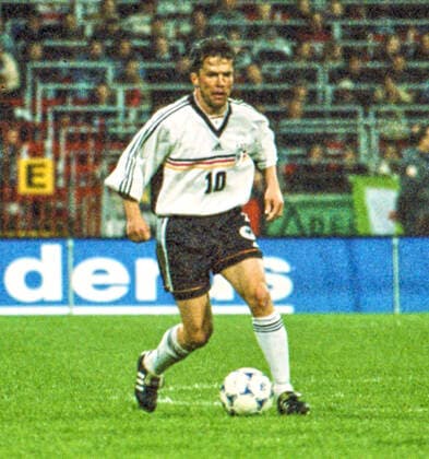 RECORD DATE NOT STATED Aus Länderspiel Saison 1998 99 Deutschland - Schottland 0:1 am 28.04.1999 im Weserstadion zu Bremen. Im Foto: Lothar Matthäus *** From international match season 1998 99 Germany Scotland 0 1 on 28 04 1999 in the Weser stadium to Bremen In the photo Lothar Matthäus
