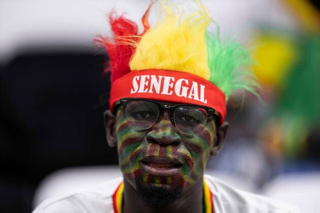 AL KHOR, QATAR - DECEMBER 04: A Senegal fan before the FIFA World Cup, WM, Weltmeisterschaft, Fussball Qatar 2022 Round of 16 match between England and Senegal at Al Bayt Stadium on December 4, 2022 in Al Khor, Qatar. (Photo by Sebastian Frej) WCS  Copyright: xSebastianxFrej