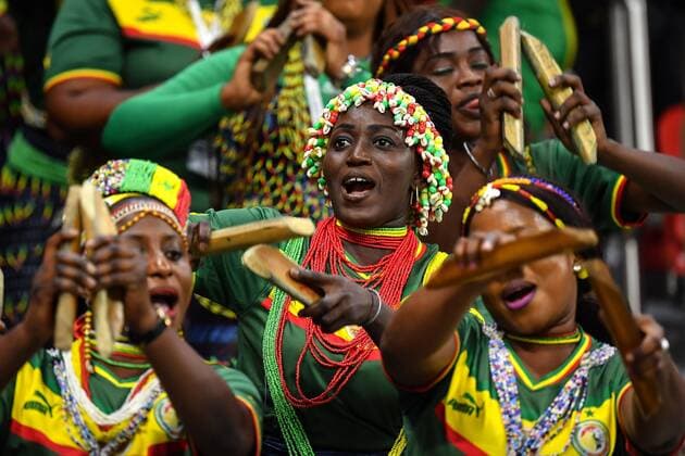RECORD DATE NOT STATED FIFA World Cup, WM, Weltmeisterschaft, Fussball Qatar 2022 England vs Senegal OF Fans o Aficion during the game England vs Senegal, corresponding to the round of 16 of the FIFA World Cup Qatar 2022, at Al Bayt Stadium, Al Khor, Doha, on December 04, 2022. <br><br> Fans o Aficion durante el partido Inglaterra vs Senegal, correspondiente a los octavos de final de la Copa Mundial de la FIFA Catar 2022, en el Estadio Al Bayt, Al Khor, Doha, el 04 de Diciembre de 2022 AL KHOR DOHA QATAR  Copyright: xIsaacxOrtizx 20221204_3728