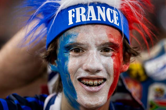 Doha, Qatar. 4th Dec, 2022. French Fan France - Poland Frankreich Polen World Cup 2022 in Qatar 04.12.2022 Credit: Moritz Müller *** Doha, Qatar 4th Dec, 2022 French Fan France Poland Poland World Cup 2022 in Qatar 04 12 2022 Credit Moritz Müller