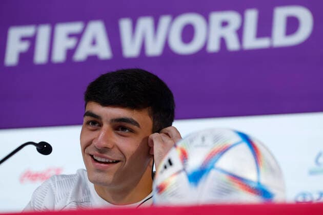 Sport Themen der Woche KW49 Sport Bilder des Tages Spain s midfielder Pedro Gonzalez Pedri addresses a press conference, PK, Pressekonferenz at the Press Center in Doha, Qatar, 05 December 2022. Spain is facing Morocco on 06 December in their round-of-16th match within Qatar 2022 FIFA World Cup, WM, Weltmeisterschaft, Fussball Spain s press conference !ACHTUNG: NUR REDAKTIONELLE NUTZUNG!  Copyright: xJuanJoxMartinx EVE1769 20221205-9368d3c773c590f83970b3d71a4fe3403f88b667