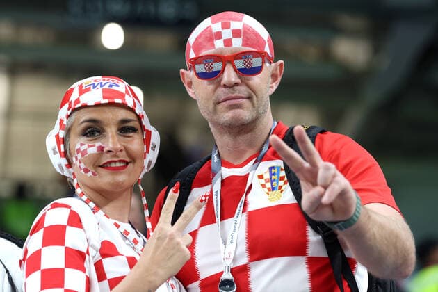 FIFA World Cup, WM, Weltmeisterschaft, Fussball Qatar 2022: Japan v Croatia: Round of 16 Fans pose for a photo prior the FIFA World Cup Qatar 2022 Round of 16 match between Japan and Croatia at Al Janoub Stadium on December 5, 2022 in Al Wakrah, Qatar. IgorxKralj PIXSELL