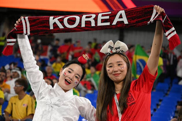 DOHA (QATAR), 12 05 2022 - WORLD CUP BRAZIL vs SOUTH KOREA - Fans at the match between the teams of Brazil vs South Korea, for the round of 16 of the World Cup Qatar 2022 Fifa, at the 974 Stadium , in Doha, this Monday (05). Photo by Alexandre Brum Ag. frame 31119 (Alexandre Brum Ag. Enquadrar SPP)  Copyright: xAlexandrexBrum Ag.xEnquadrarx xSx spp-en-AlBrEn-DSC_1252