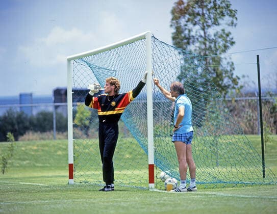 05.06.86 DFB Training Galindo Mexiko, Galindo, 05.06.1986, Fussball, FIFA WM 1986 in Mexiko, DFB Quartier in Galindo, Training: li. Harald Toni Schumacher. *** 05 06 86 DFB training Galindo Mexico, Galindo, 05 06 1986, Football, FIFA World Cup 1986 in Mexico, DFB quarters in Galindo, training li Harald Toni Schumacher