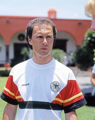 07.06.86 DFB Quartier Galindo Mexiko, Galindo, 07.06.1986, Fussball, FIFA WM 1986 in Mexiko, DFB Quartier in Galindo: Franz Beckenbauer (Trainer). *** 07 06 86 DFB quarters Galindo Mexico, Galindo, 07 06 1986, Football, FIFA World Cup 1986 in Mexico, DFB quarters in Galindo Franz Beckenbauer coach