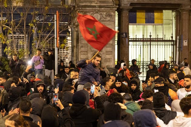 Moroccan fans celebrate in the center of Brussels, after a soccer game between the 1 8 final game between Morocco and Spain, at the FIFA 2022 World Cup, on Tuesday 06 December 2022. JAMESxARTHURxGEKIERE  x55347848x