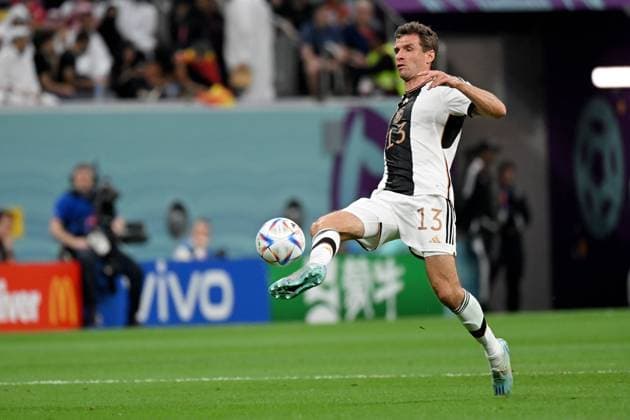 Al-Khor, Al-Bayt Stadium, 27.11.22, QAT, Herren, FIFA World Cup, WM, Weltmeisterschaft, Fussball 2022, Spanien-Deutschland Bild: Thomas MUELLER (Deutschland) Nur fuer journalistische Zwecke! Only for editorial use! Gemaess den Vorgaben der FIFA ist es untersagt, in dem Stadion und oder vom Spiel angefertigte Fotoaufnahmen in Form von Sequenzbildern und oder videoaehnlichen Fotostrecken zu verwerten bzw. verwerten zu lassen. FIFA regulations prohibit any use of photographs as image sequences and or quasi-video. Katar