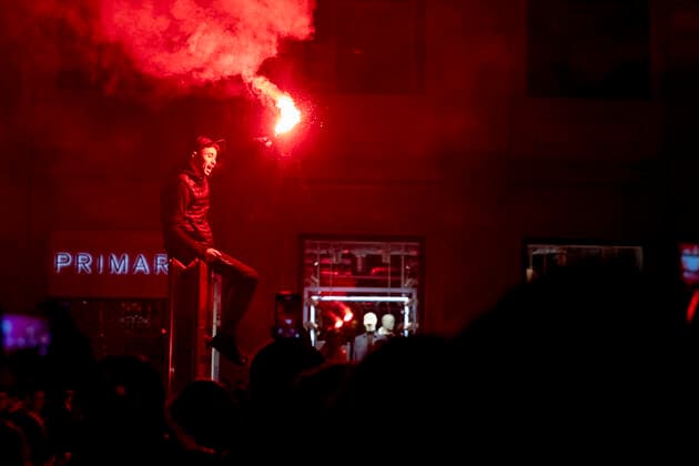 Celebration Of Morocco s Victory Against Spain In Barcelona Thousands of people take to the streets of Barcelona to celebrate the victory of the Moroccan national football team against Spain in the framework of the Qatar World Cup 2022. Fans have flown flags from Morocco and several Maghreb countries and lit flares and fireworks. In Barcelona, Catalonia, Spain on 6 December 2022. Barcelona Spain  Copyright: xAlbertxLlopx originalFilename:salame-celebrat221206_np3Jv.jpg