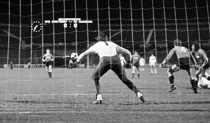05.03.76 VfB Stuttgart - FC Augsburg Deutschland, Stuttgart, 05.03.1976, Fussball, 2. Bundesliga, VfB Stuttgart - FC Augsburg (0:1): Walter Modick (FC Augsburg). *** 05 03 76 VfB Stuttgart FC Augsburg Germany, Stuttgart, 05 03 1976, Football, 2 Bundesliga, VfB Stuttgart FC Augsburg 0 1 Walter Modick FC Augsburg