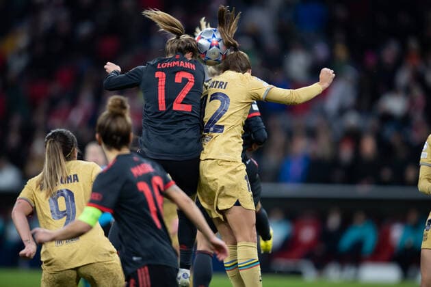 Sport Themen der Woche KW49 Sport Bilder des Tages Munich, Germany, December 7th 2022 Sydney Lohmann (12 FC Bayern Munich) and Patri Guijarro (12 Barcelona) compete for the ball during the Womens UEFA Champions League Group D match between FC Bayern Munich and FC Barcelona, Barca on December 7th, 2022 in Munich, Germany. Dan O Connor (Dan O Connor SPP)  Copyright: xDanxO xConnor SPPx spp-en-DaOCo-B25I4143
