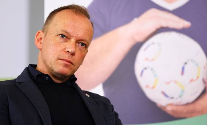 UEFA EURO, EM, Europameisterschaft,Fussball 2024 - Host City Leipzig 08.12.2022 Leipzig, 08.12.2022, Sportschule Egidius Braun, Fußball EM 2024, Working Visit der EURO 2024 GmbH und Inklusiver Europacup. , Euro24 Organisationskomitee. Im Bild: Markus Stenger (Geschäftsführer DFB Euro 2024 GmbH) ,