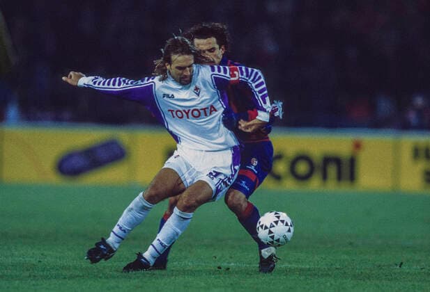 Omar Gabriel Batistuta ( Fiorentina ) Michele Paramatti (Bologna) ; November 27; 1999 - Football : Italian championship 1999 2000 ; 11Day ; match between Bologna 0-0 Fiorentina at Renato DallAra Stadium ; Bologna, Italy; ;( photo by aicfoto)(ITALY) 0855 Noxthirdxpartyxsales  (205900664)