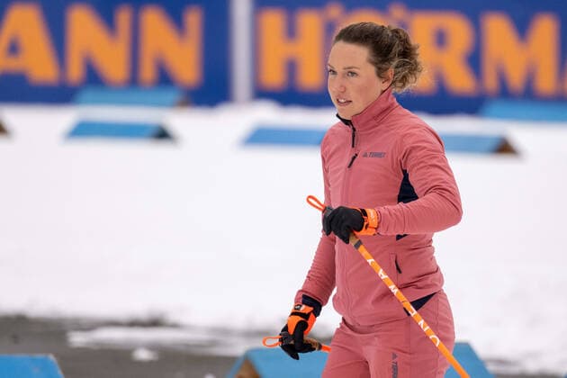 ZDF-Expertin Laura Dahlmeier. Oesterreich, Hochfilzen, 09.12.2022, Biathlon, IBU World Cup: Hochfilzen, 2022 2023, , Men 10 km Sprint, Biathlon und Langlauf Stadion Foto: A2 Bildagentur Peter Hartenfelser *** ZDF Expert Laura Dahlmeier Austria, Hochfilzen, 09 12 2022, Biathlon, IBU World Cup Hochfilzen, 2022 2023, , Men 10 km Sprint, Biathlon and Cross Country Stadium Photo A2 Bildagentur Peter Hartenfelser