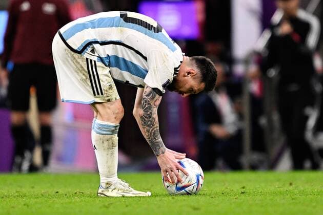 RECORD DATE NOT STATED FIFA World Cup, WM, Weltmeisterschaft, Fussball Qatar 2022 Netherlands vs Argentina CF Lionel Messi of Argentina during the game Netherlands vs Argentina, corresponding to the Quarterfinal of the FIFA World Cup Qatar 2022, at Lusail Stadium, Lusail, Doha, on December 09, 2022. <br><br> Lionel Messi de Argentina durante el partido Paises Bajos (Holanda) vs Argentina, correspondiente a los cuartos de final de la Copa Mundial de la FIFA Catar 2022, en el Estadio Lusail, Lusail, Doha, el 09 de Diciembre de 2022 LUSAIL DOHA QATAR  Copyright: xJorgexMartinezx 20221209_7254