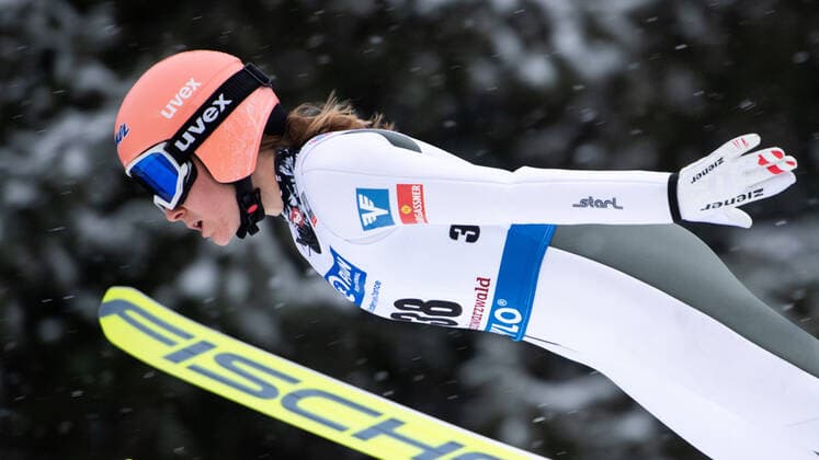 Sara Marita Kramer (Oesterreich), GER, FIS Weltcup Skispringen Hochfirstschanze, Titisee-Neustadt, Training Damen, 09.12.2022, Saison 2022 2023 GER, FIS Weltcup Skispringen Hochfirstschanze, Titisee-Neustadt, Training Damen, 09.12.2022, Saison 2022 2023 Titisee-Neustadt *** Sara Marita Kramer Oesterreich , GER, FIS World Cup Ski Jumping High Ridge Hill, Titisee Neustadt, Training Ladies, 09 12 2022, Season 2022 2023 GER, FIS World Cup Ski Jumping High Ridge Hill, Titisee Neustadt, Training Ladies, 09 12 2022, Season 2022 2023 Titisee Neustadt Copyright: xEibner Memmlerx EP_MMR