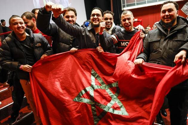 AMSTERDAM - Supporters of the Moroccan football team cheer after the 1-0 win for Morocco while watching the match between Morocco and Portugal at the World Cup in Qatar in the Amsterdam Meervaart. ANP BAS CZERWINSKI xVIxANPxSportx xxANPxIVx *** AMSTERDAM Supporters of the Moroccan football team cheer after the 1 0 win for Morocco while watching the match between Morocco and Portugal at the World Cup in Qatar in the Amsterdam Meervaart ANP BAS CZERWINSKI xVIxANPxSportx xxANPxIVx 459209988 originalFilename: 459209988.jpg